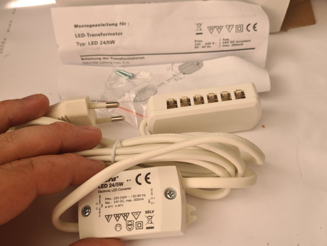 Componenti elettronici: Hera LED Trafo 24/5W - Elektronischer Transformator 24V DC – Nuovo e nell'imballaggio originale da Zürich venduto da Alibaba1234 1