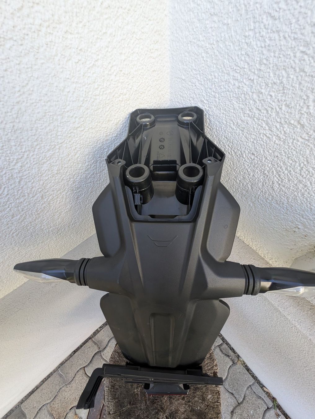 Ducati Alle Motorradersatzteile: Ducati Kennzeichenhalter 1200 V4 inkl. Blinker – Neu und originalverpackt aus Winterthur von Miwok 3