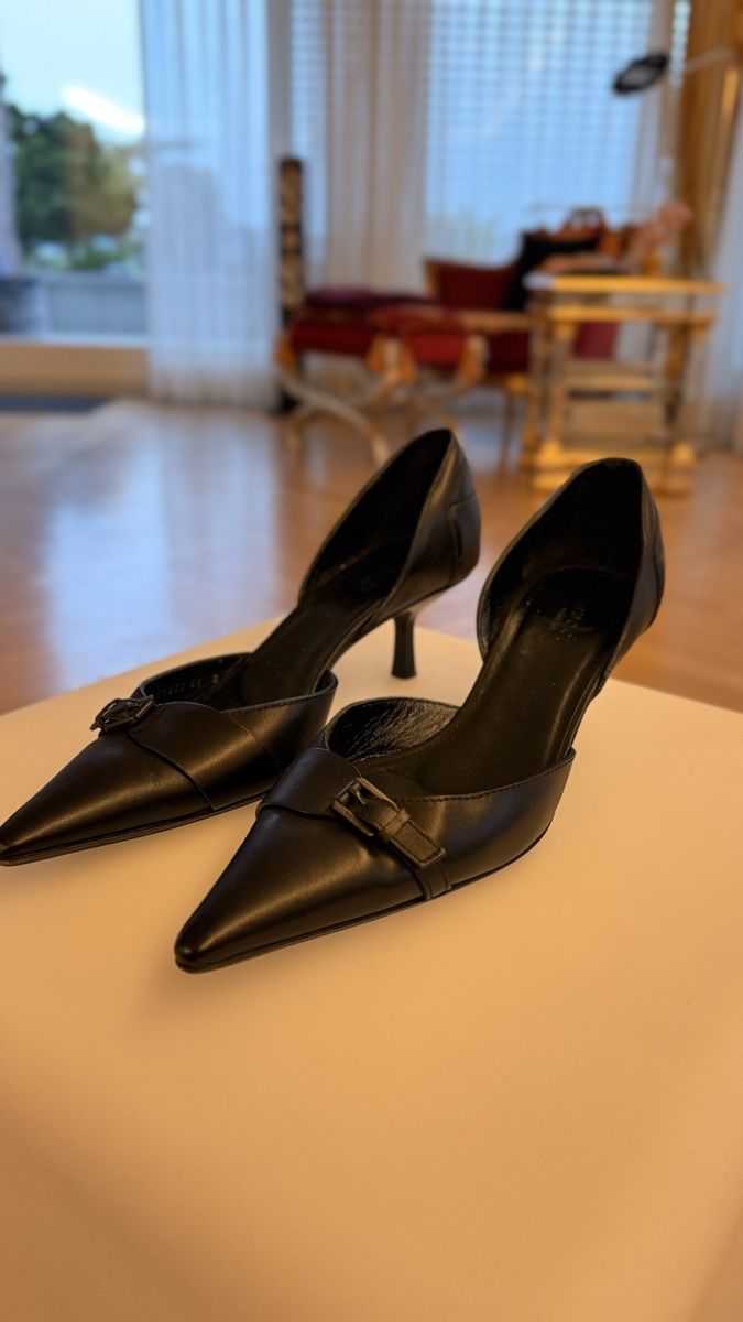 Scarpe da donna: Gucci Black Leather Pointed Heels – Usato da Zürich venduto da kin_bs2z