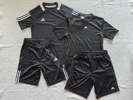 Kleiderpaket 1 Adidas Grösse 164, 4 Teile