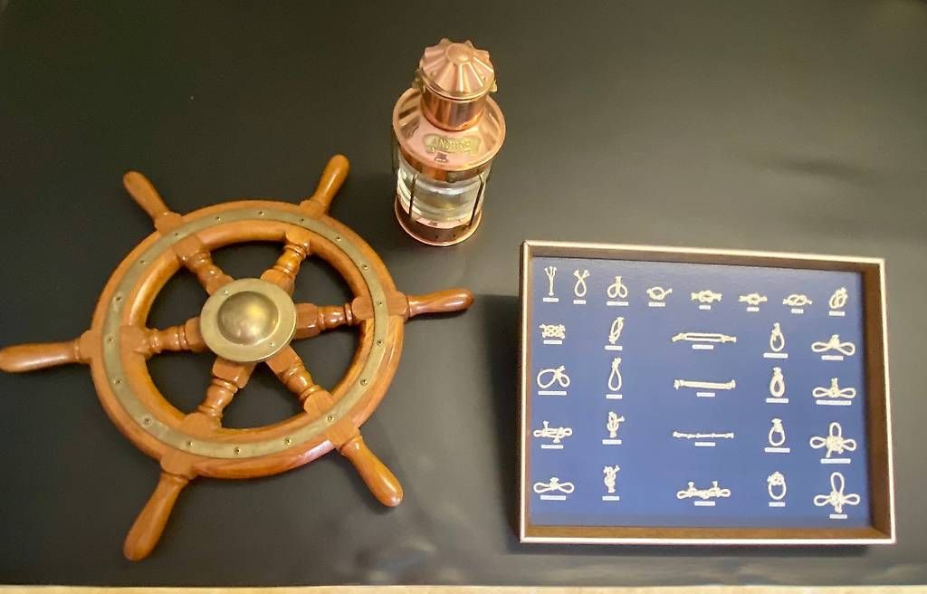 Tutte le decorazioni: Schiffssteuerrad 51 cm + Knotentafel + Ankerlicht – Usato da Zollikon venduto da LouisArmstrong