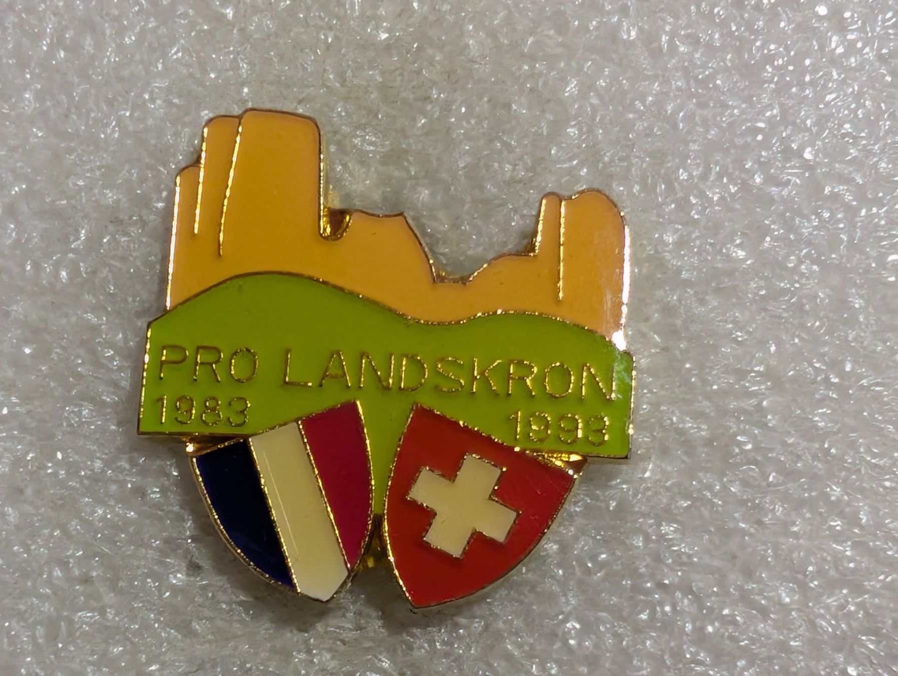Placchette & Badge: Ansteckpin 243: Pro Landskron – Usato da Oppligen venduto da Pin-Fall-Shop