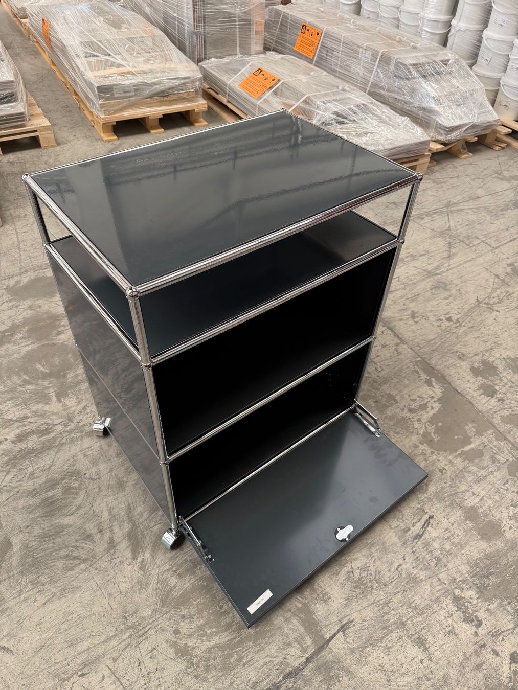 USM Étagères: USM Haller Sideboard Anthrazitgrau auf Rollen ab 1.CHF 001 – D'occasion à Balsthal par Designhaus.Schmitt 4