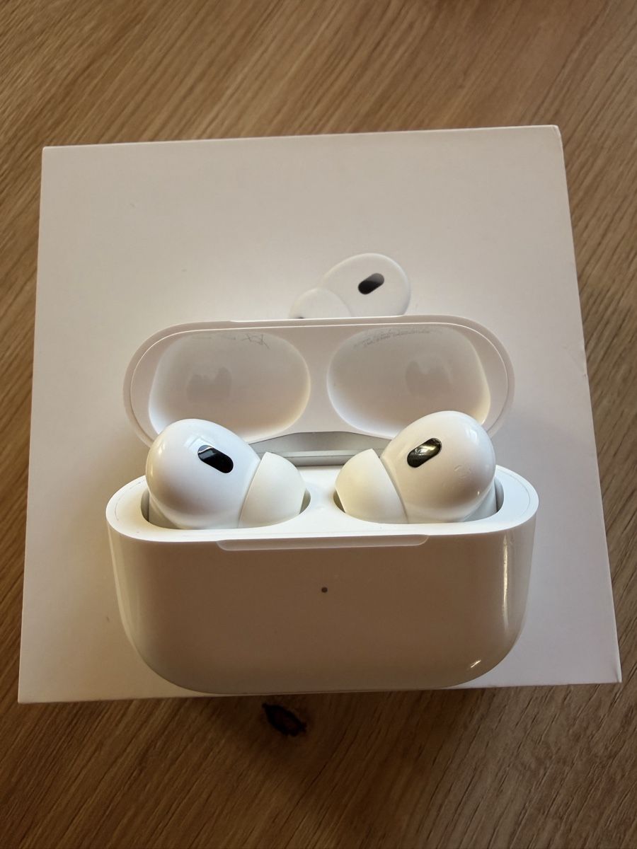 Apple Cuffie: Apple AirPods Pro (2. Generation, Lightning) – Usato da Brittnau venduto da nic_m79r 1