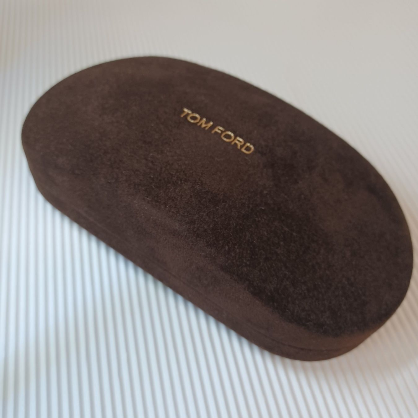 Altro in  Abbigliamento & Accessori: BRILLENETUI vom TOM FORD. Braunes Wildleder – Usato da Zürich venduto da Bellabo