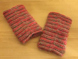 Pulswärmer 👐 Farben hellgrau/rosa - handgestrickt - NEU