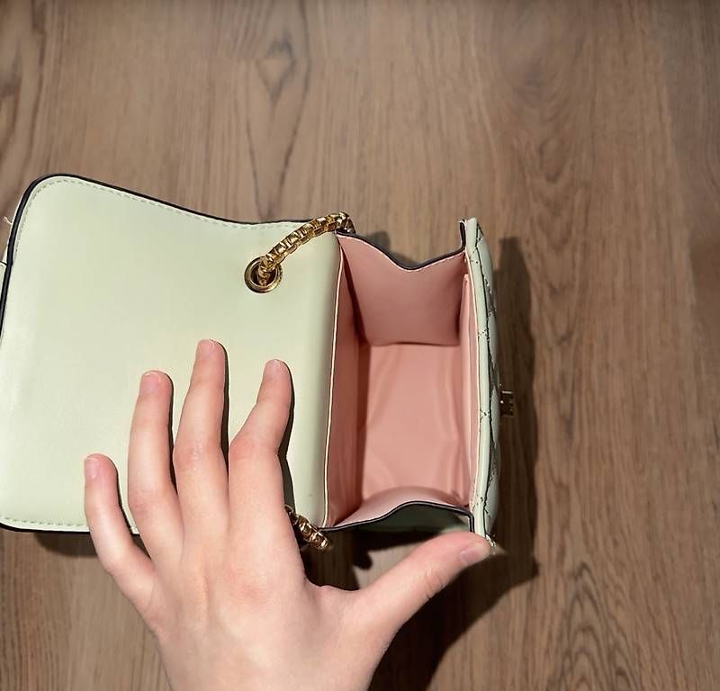Taschen für Damen: QUILTED MINT SHOULDER BAG – Gebraucht aus Amriswil von deli20 4