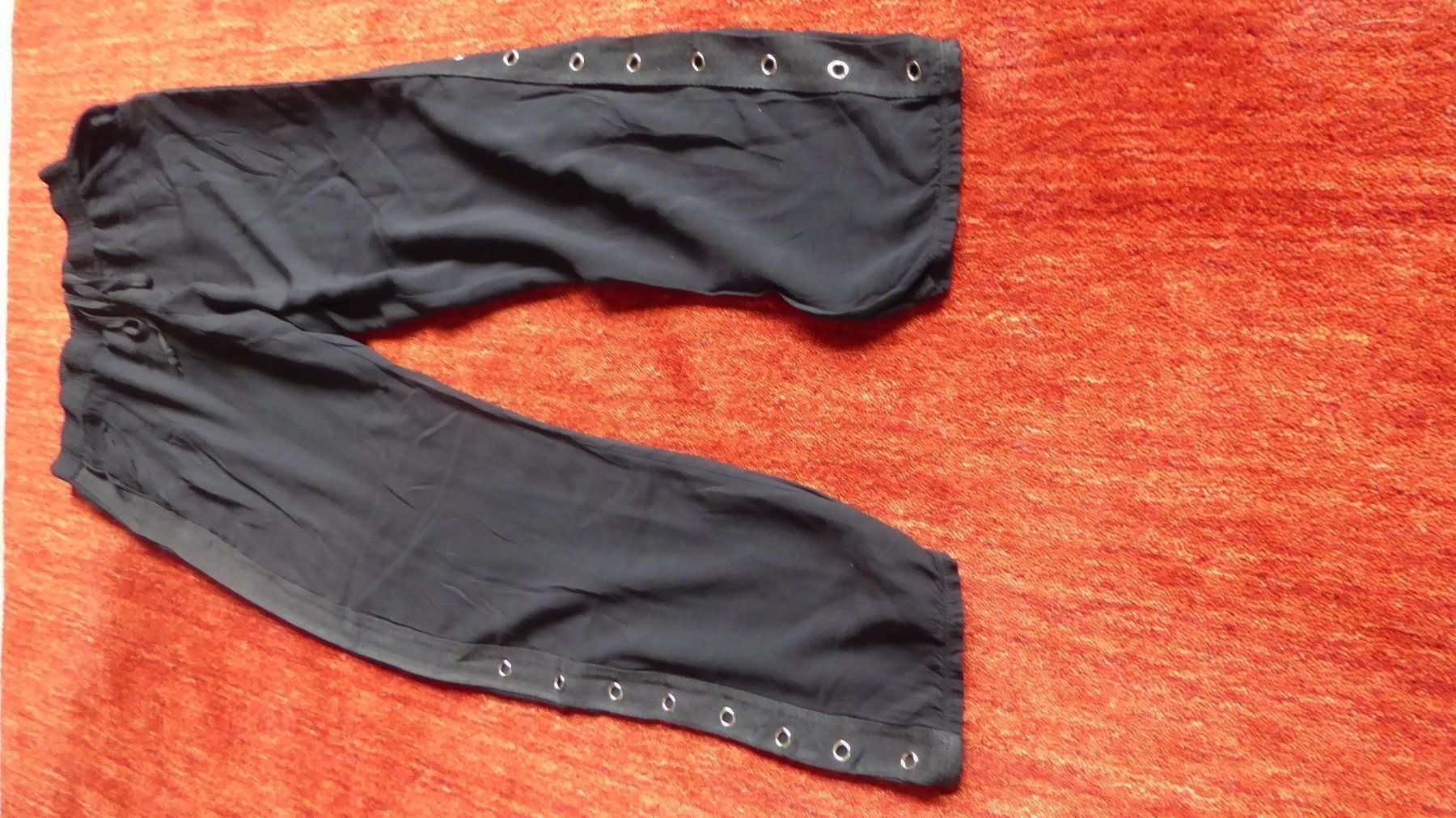 Pantaloni: Luftig leichte Sommerhose Gr M mit Knöpf – Usato da Sargans venduto da Benziner 3