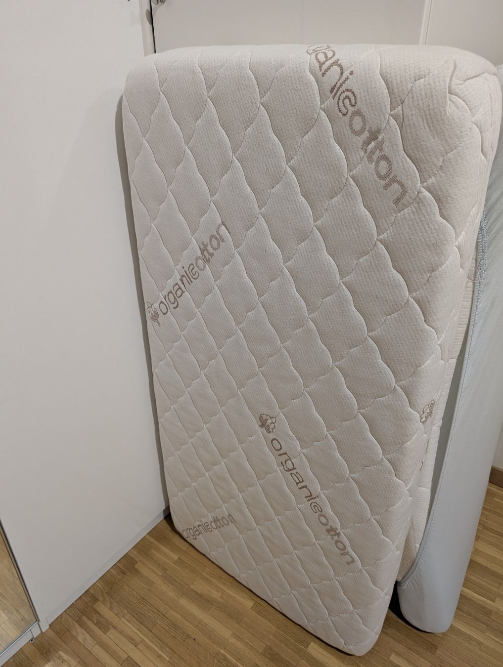 Matelas: Matelas lit bébé  – D'occasion à Meyrin par noe_n5rp 1