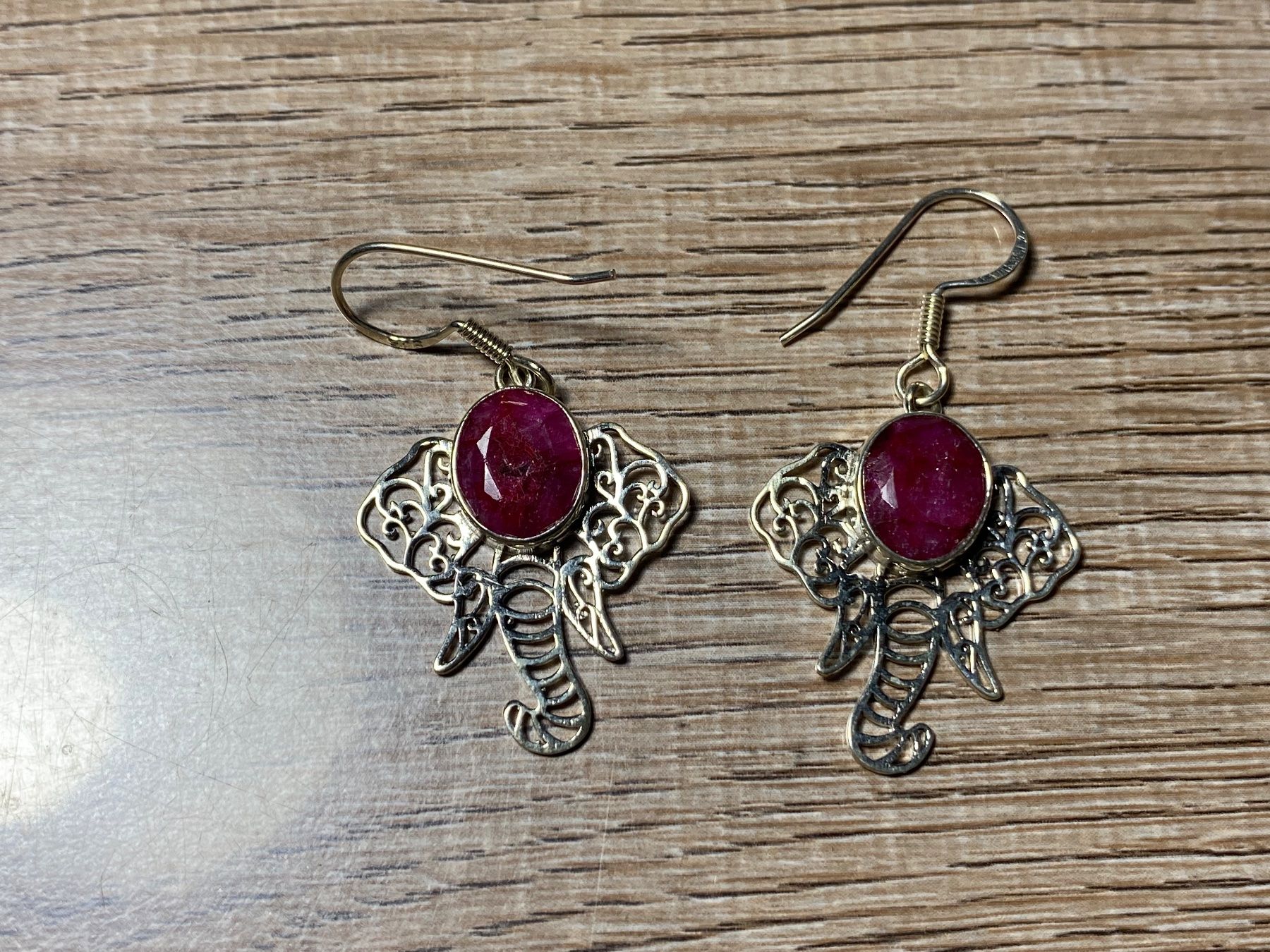 Orecchini pendenti & Orecchini a lobo: Boho Elefant Ohrringe 925 Silber mit natürlichem Rubin – Nuovo e nell'imballaggio originale da Laax venduto da Kiki_Kingdom3 1