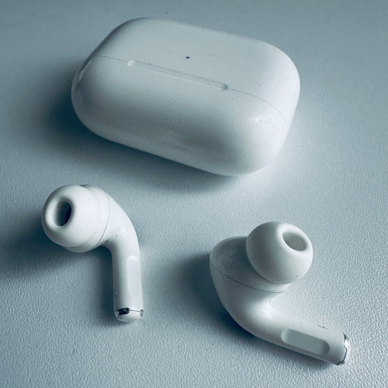Apple Cuffie: Original Apple AirPods Pro 1 Gen. mit Wireless Case & Kabel – Usato da Basel venduto da MY.AIRPODS.SHOP 4