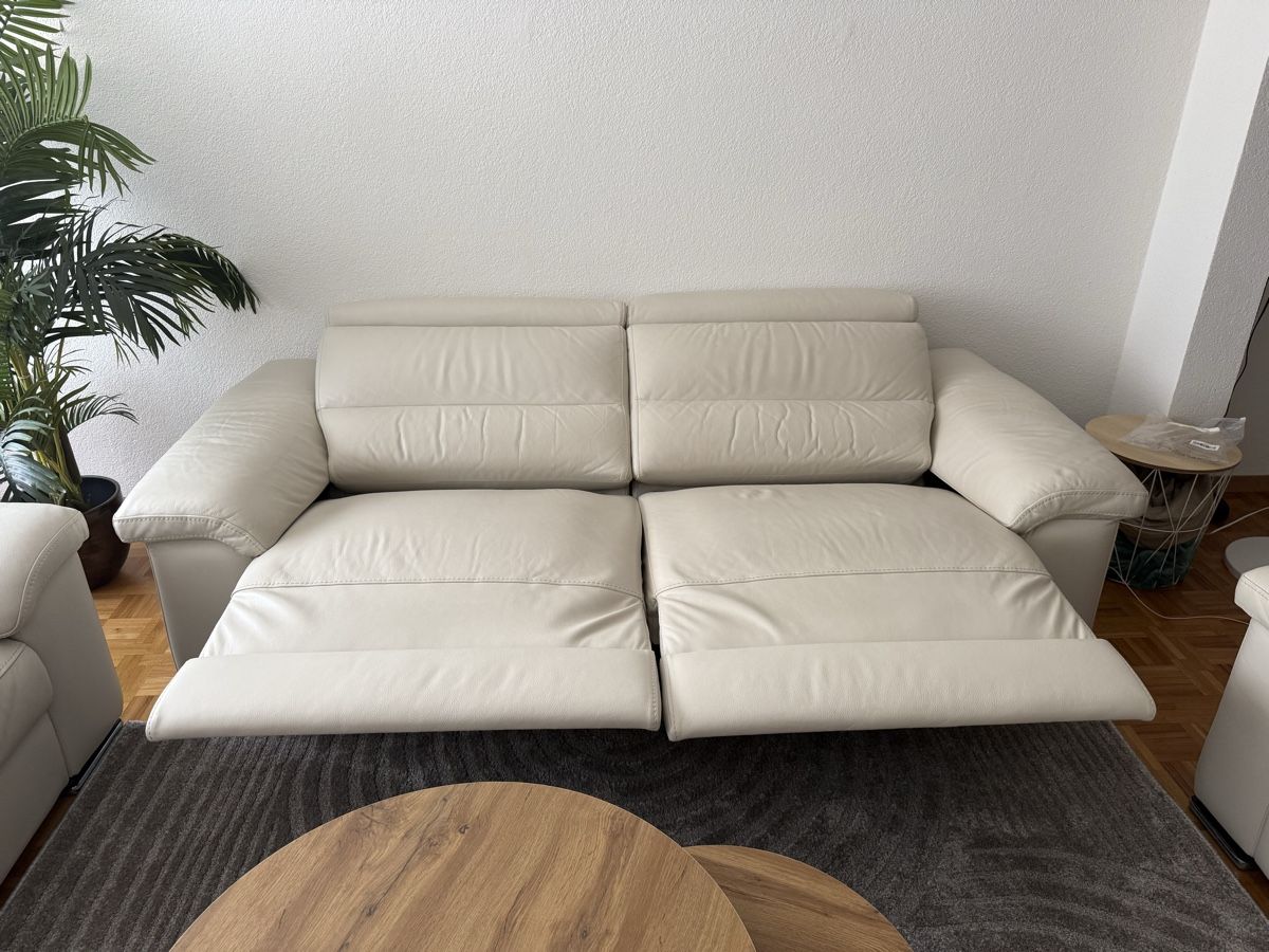 Livique Sofas:         Salon cuir véritable 3+2+1 - relax électrique  – Gebraucht aus Montreux von eni_hp6s 2