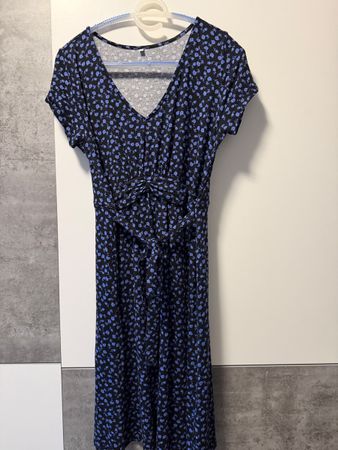 Kleid Blumenmuster Grösse 40 wie neu 🦋