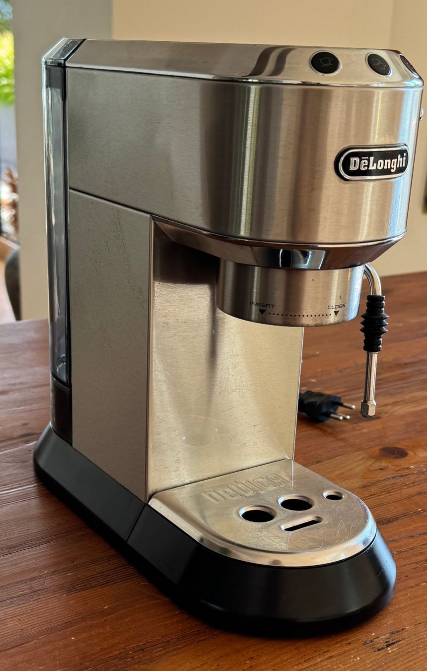 De'Longhi Macchine per caffè & Macchine per espresso: DeLonghi Dedica EC685.M Espressomaschine gebraucht – Usato da Thalwil venduto da Stoffeman 1