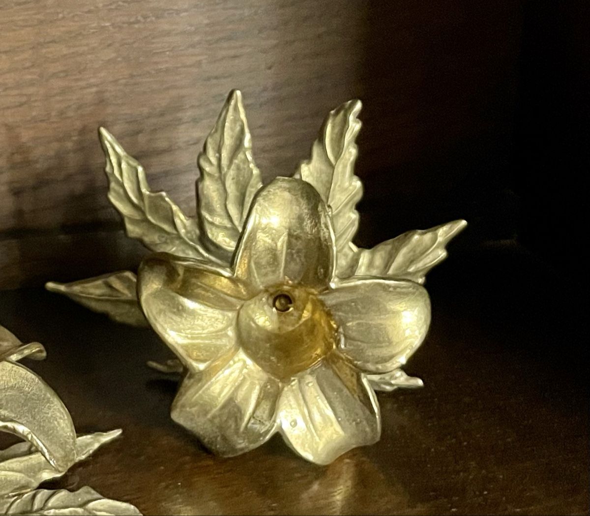Portacandele: Antike Messing-Kerzenständer im 2er-Set Orchideen-Design – Usato da Schlossrued venduto da BeautifulMelody 1