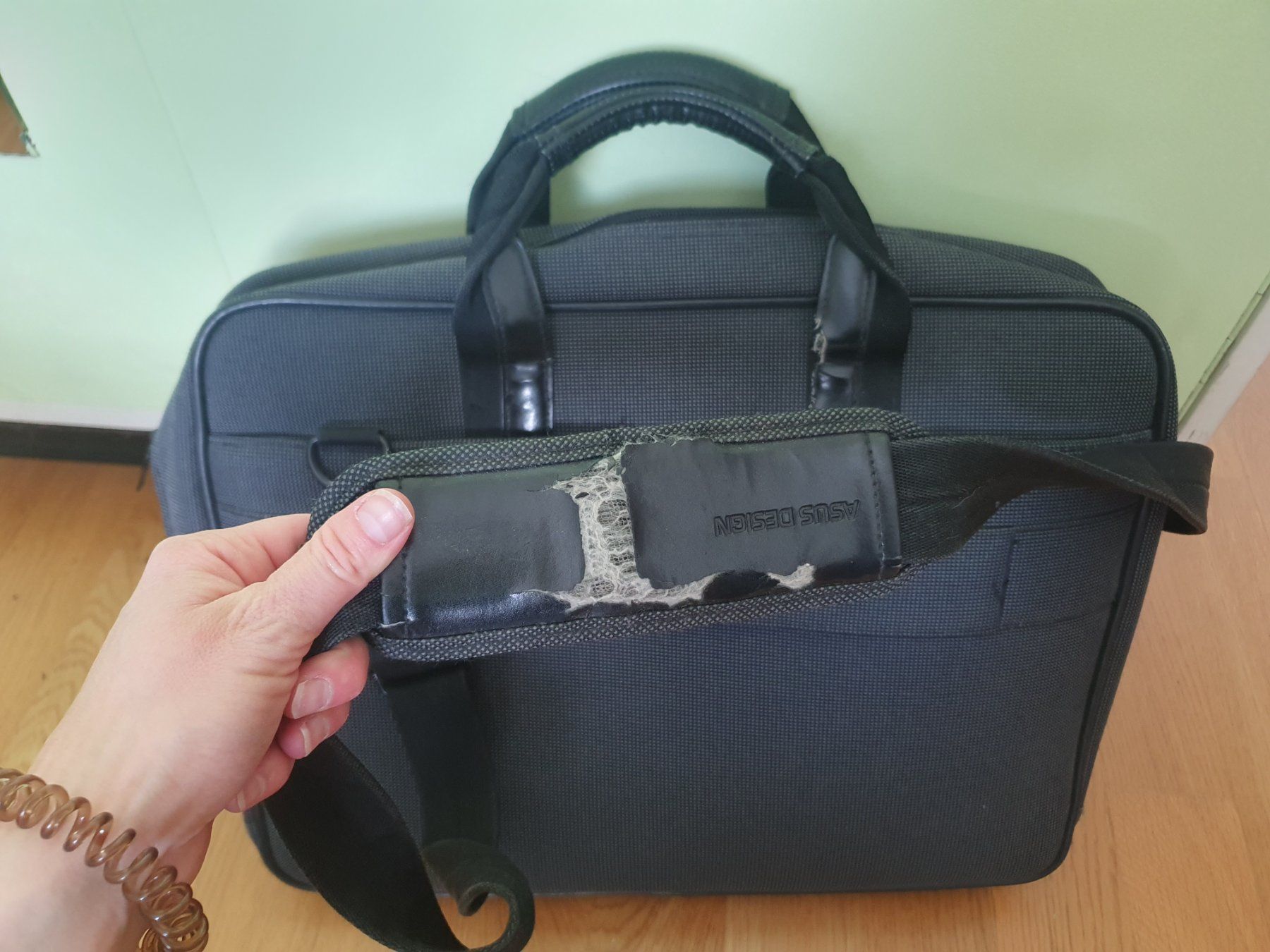 Asus Borse: Laptoptasche ASUS – Usato da Ennetbaden venduto da mlluescher 2