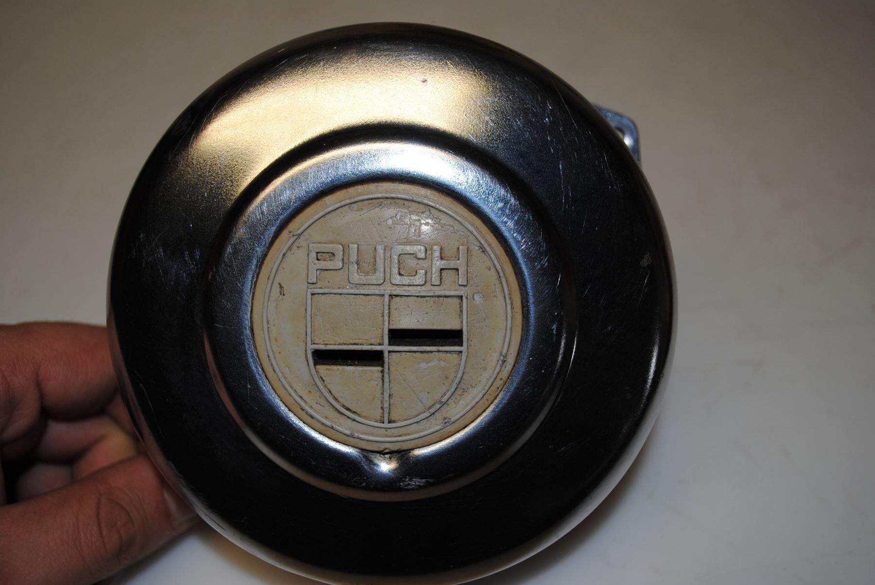 Puch Parti ricambio per ciclomotori: Puch Lichtmaschinenabdeckung Zündungsdeckel Original – Usato da Subingen venduto da Baergarage 8