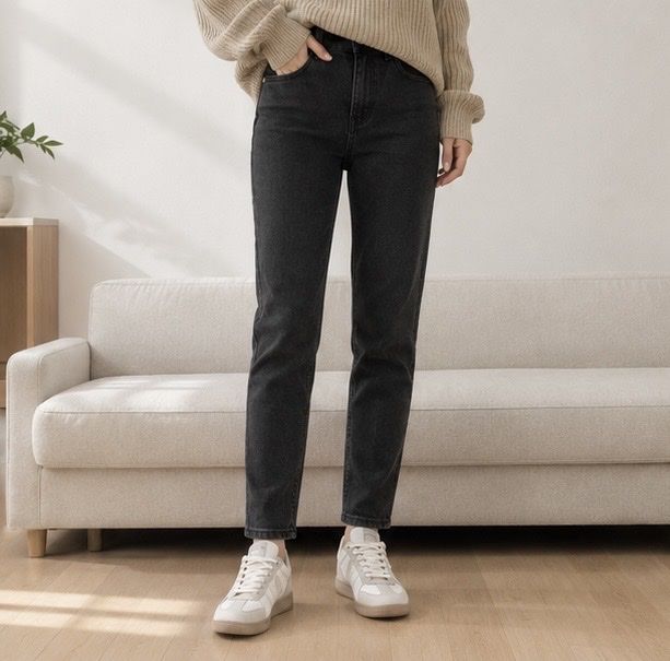 Jeans: Schwarze Mom Jeans – Usato da La Punt Chamues-ch venduto da yara.mueller 2