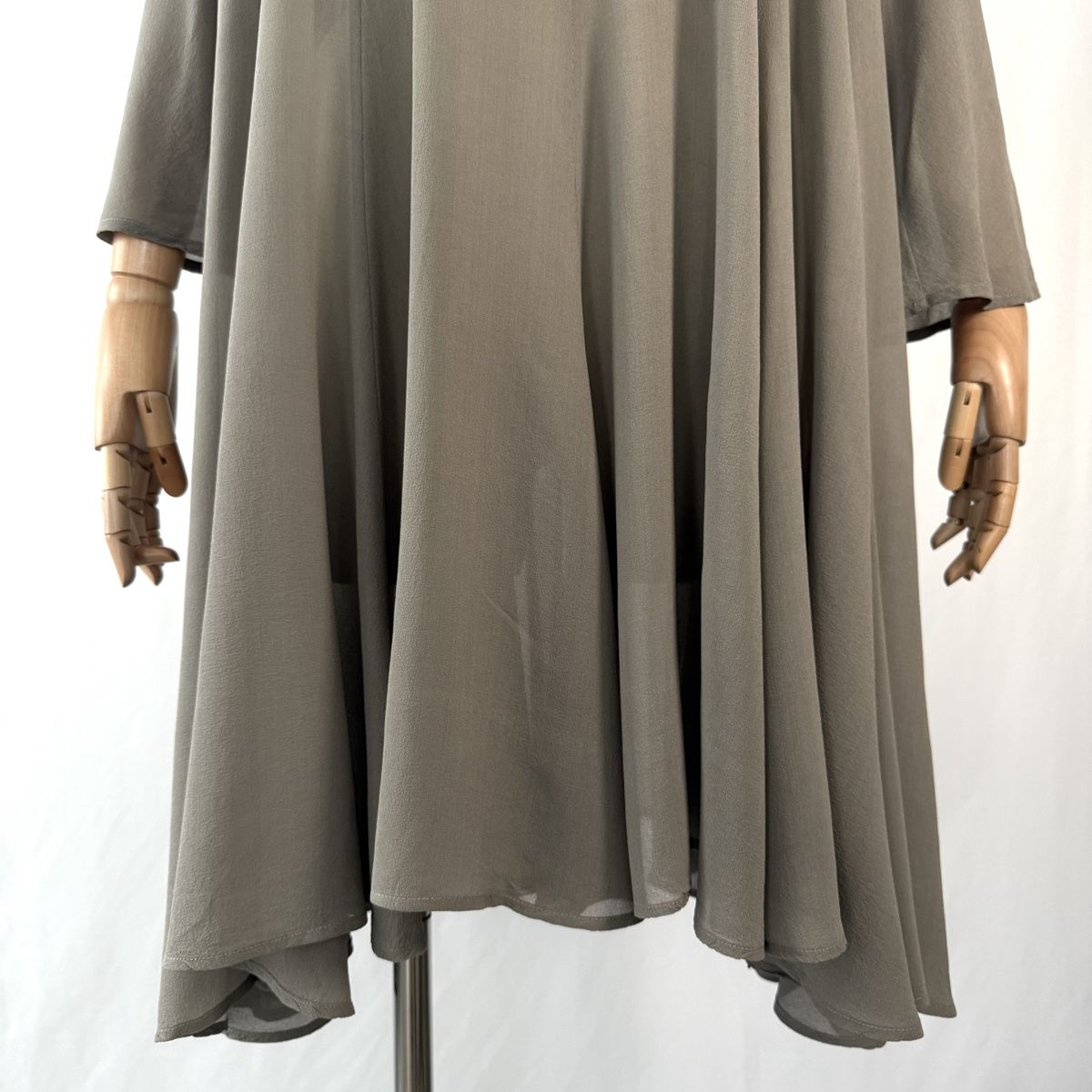 Kleider: PRIVATSACHEN Silk Dress – Neu (gemäss Beschreibung) aus Emmen von Avviivva_Com2023 1