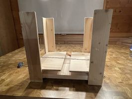 Praktischer Zeitungsständer aus Holz neu vom Schreiner