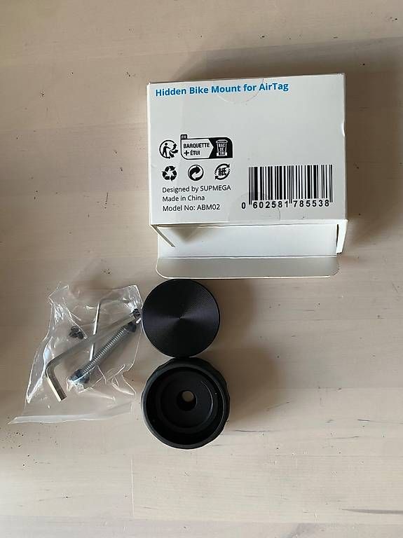 Supporti a parete: AirTag mount – Nuovo e nell'imballaggio originale da Basel venduto da nat_pry5