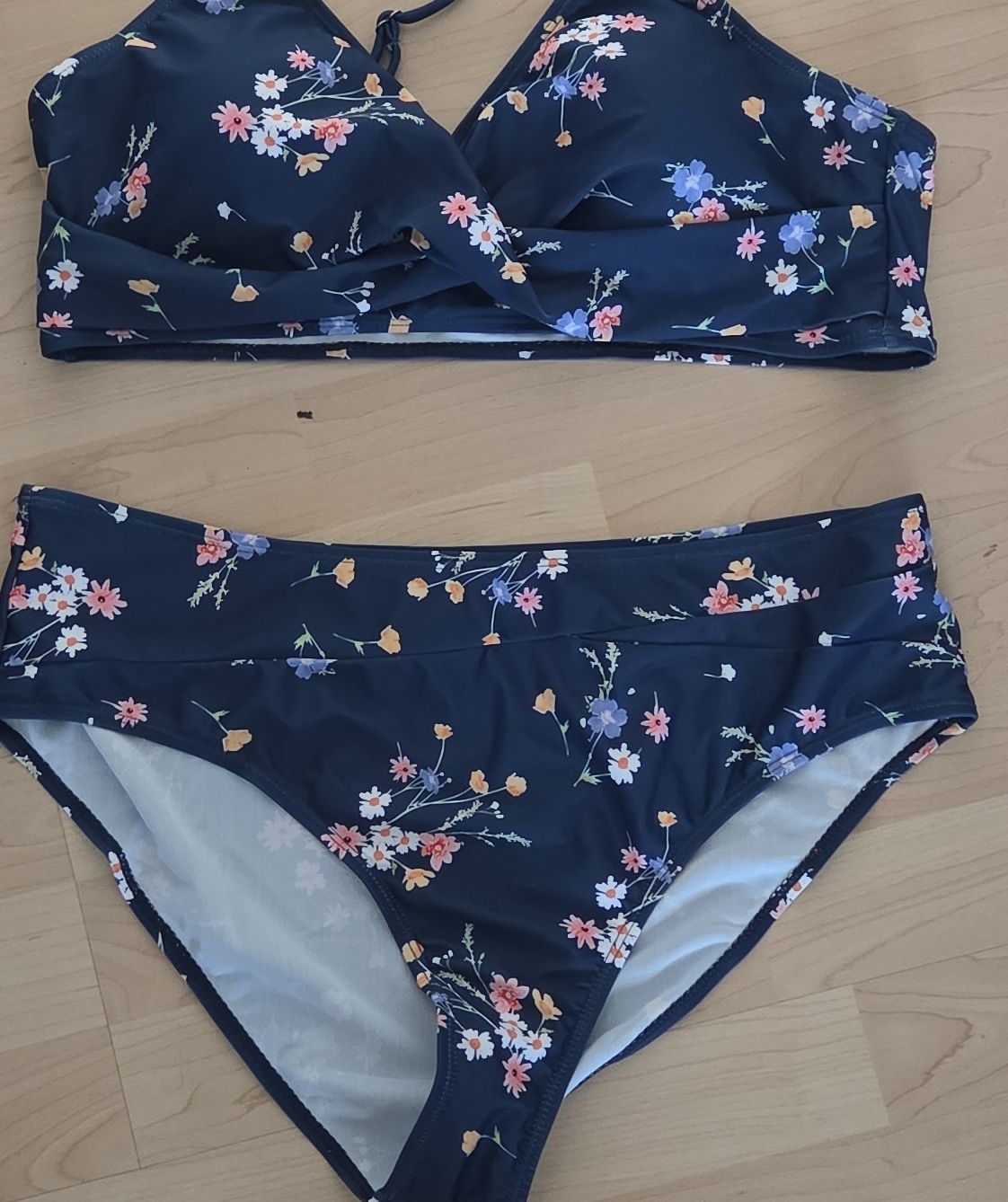 Badekleider & Bikinis: Bikini Blumenmuster dunkelblau XXL – Neu und originalverpackt aus Selzach von melaniepauli