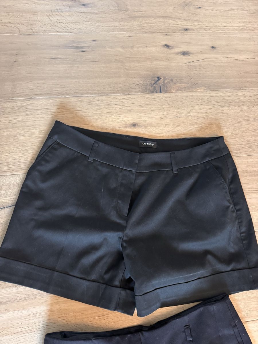 Pantaloni: Damen Shorts 2er Pack schwarz Grösse 40 – Usato da Riken AG venduto da ClaudiaChristina 2