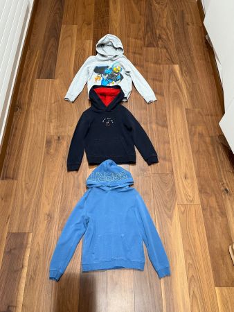 3 Hoodies fuer Jungen Gr 128cm