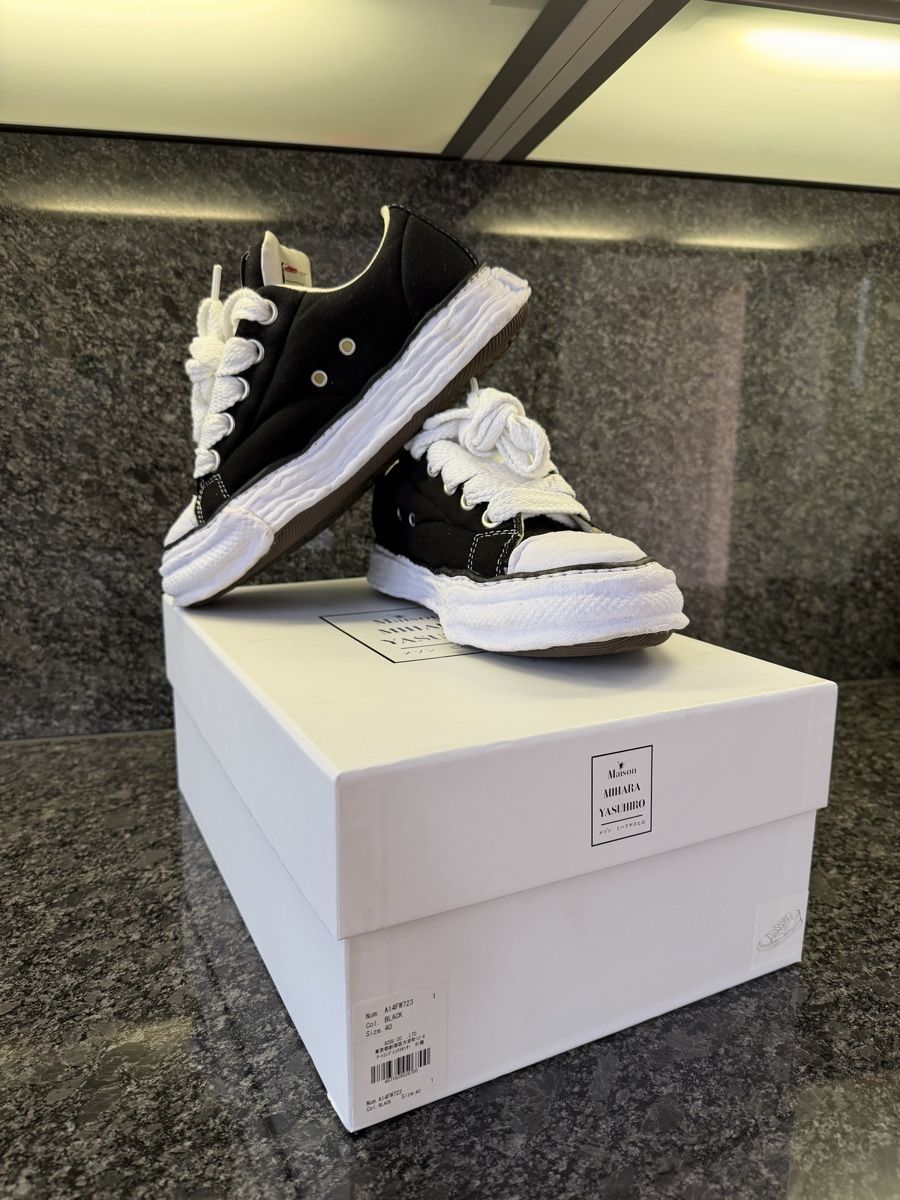 Scarpe da uomo: Maison Mihara Yasuhiro Paddet Sneakers – Usato da Widnau venduto da ces_d8xn 3