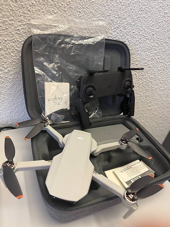 Modellismo RC: DJI Mini SE Fly More Combo – Usato da Davos Platz venduto da bba_v7nd 1