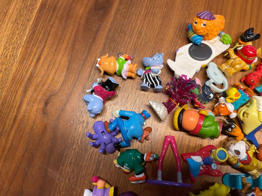 Verschiedene Figuren Kinderüberraschung 6