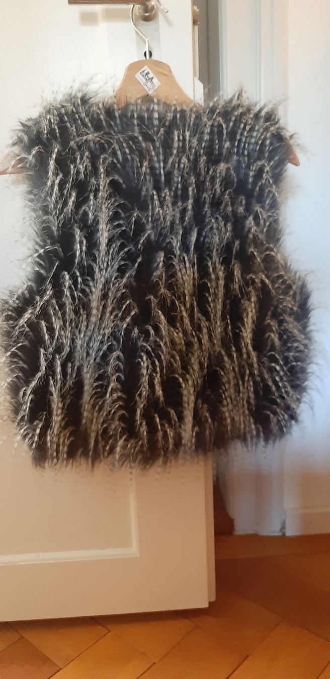 Gilet & Giacche senza maniche: Kunstfell Gilet Gr. S-M – Nuovo e nell'imballaggio originale da Zürich venduto da Venecia25 2