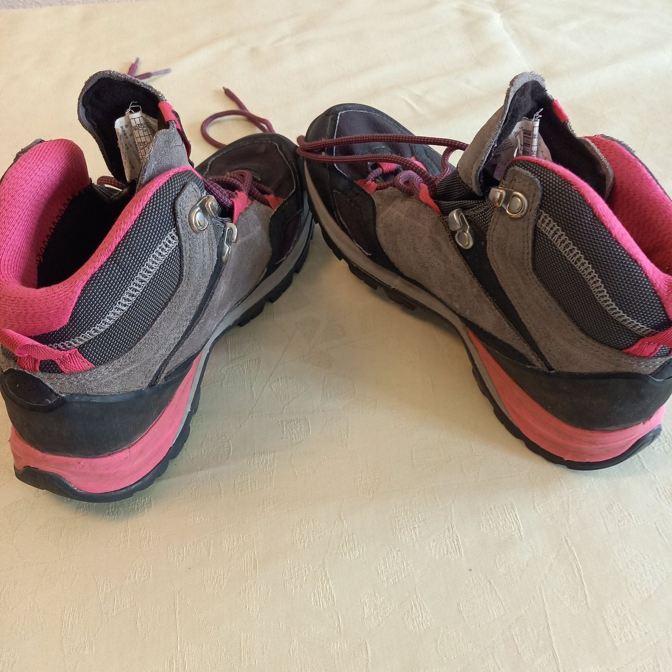 Decathlon Scarpe per ragazze: Wanderschuh pink Gr. 39 von Decathlon – Usato da Brüttisellen venduto da kikaninchen79 5