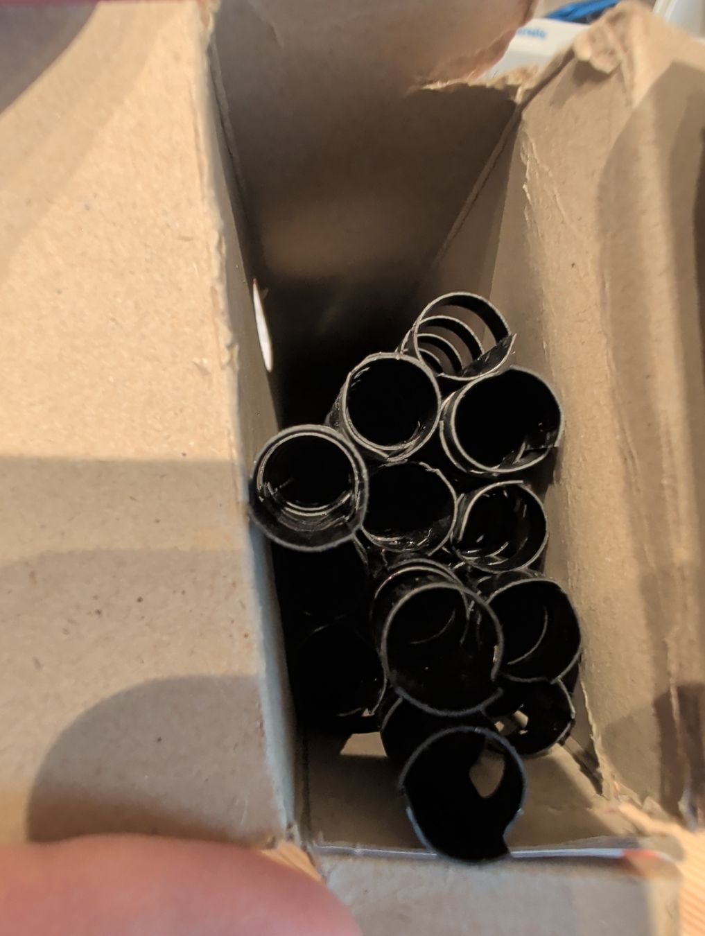 Tutti gli attrezzi: Plastikbinderrücken – Usato da Rüti zh venduto da hae_p9fs 2