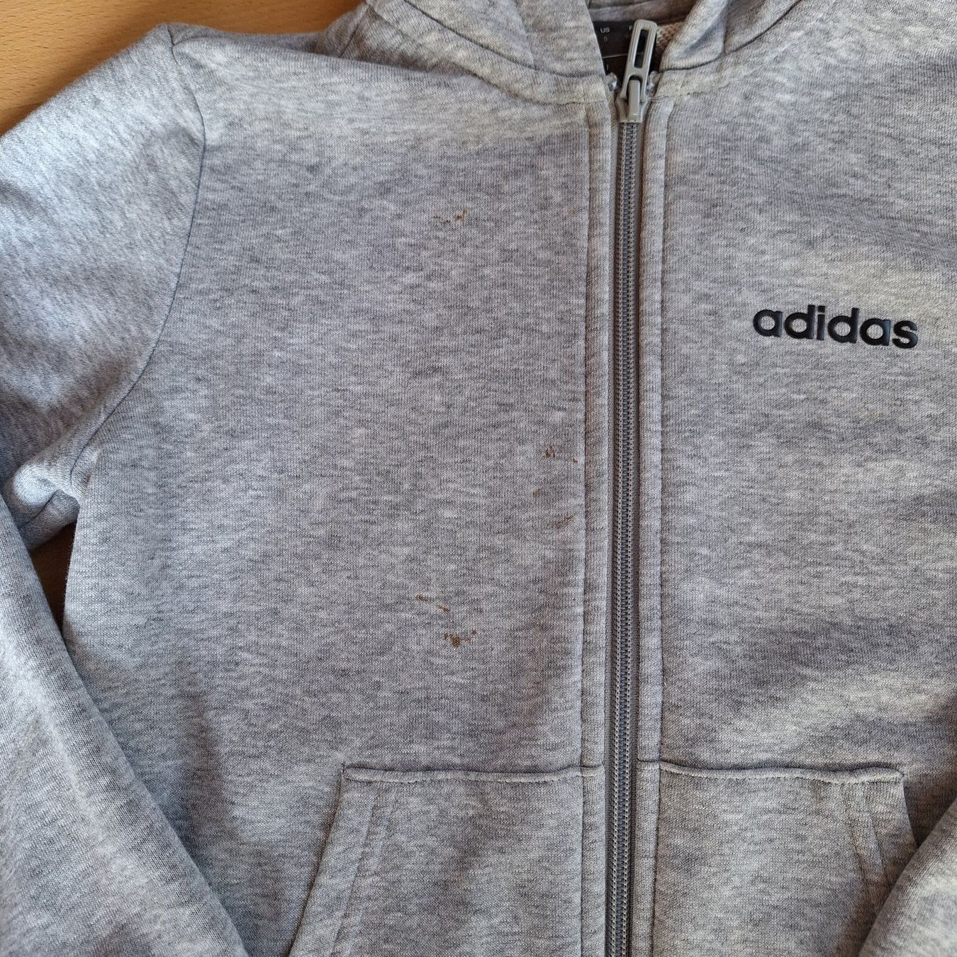 Adidas Giacche: Adidas Kapuzenjacke, Gr. 140, Grau – Usato da Hettenschwil venduto da Schneuggi2 4
