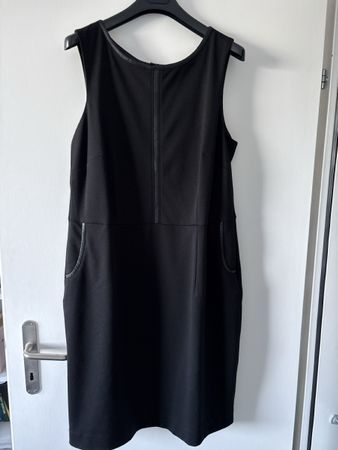 Schickes, elegantes, schwarzes Kleid - ideal für den Herbst!