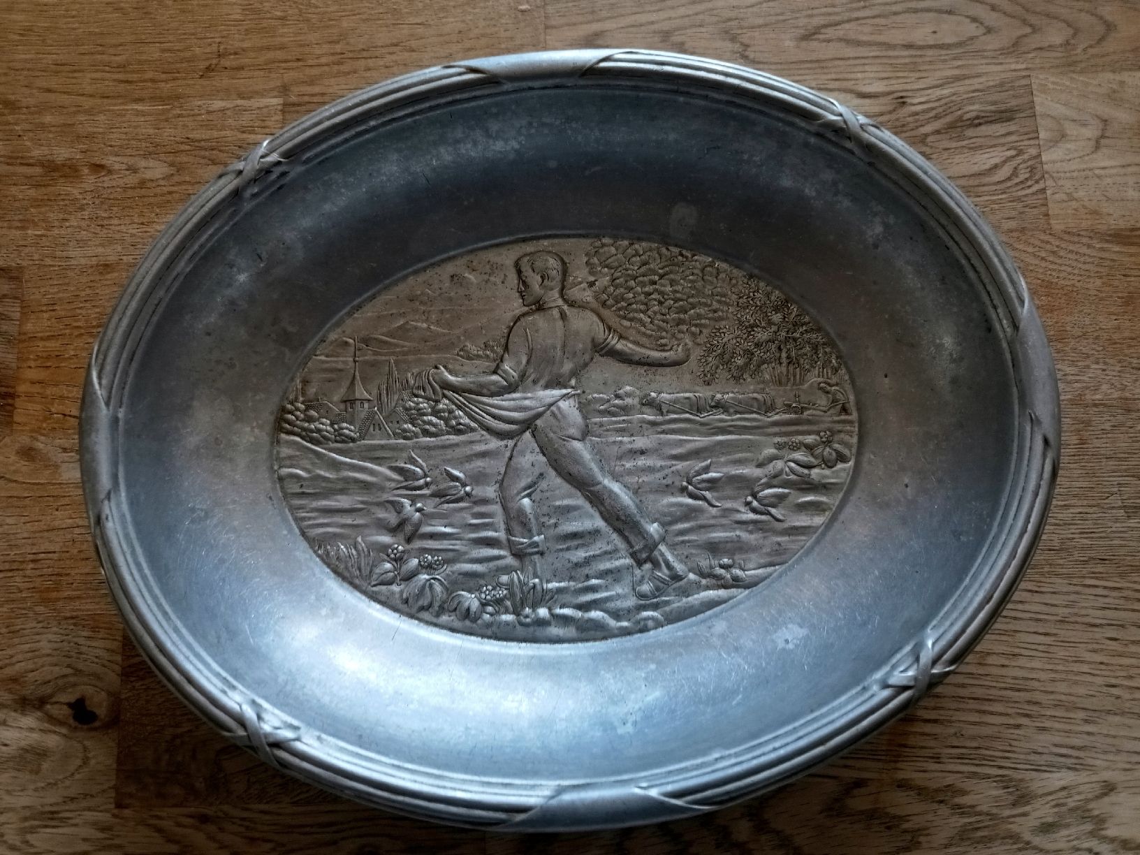 Piatti di portata: ancien plat "le semeur" vintage – Usato da Bex venduto da Canouille