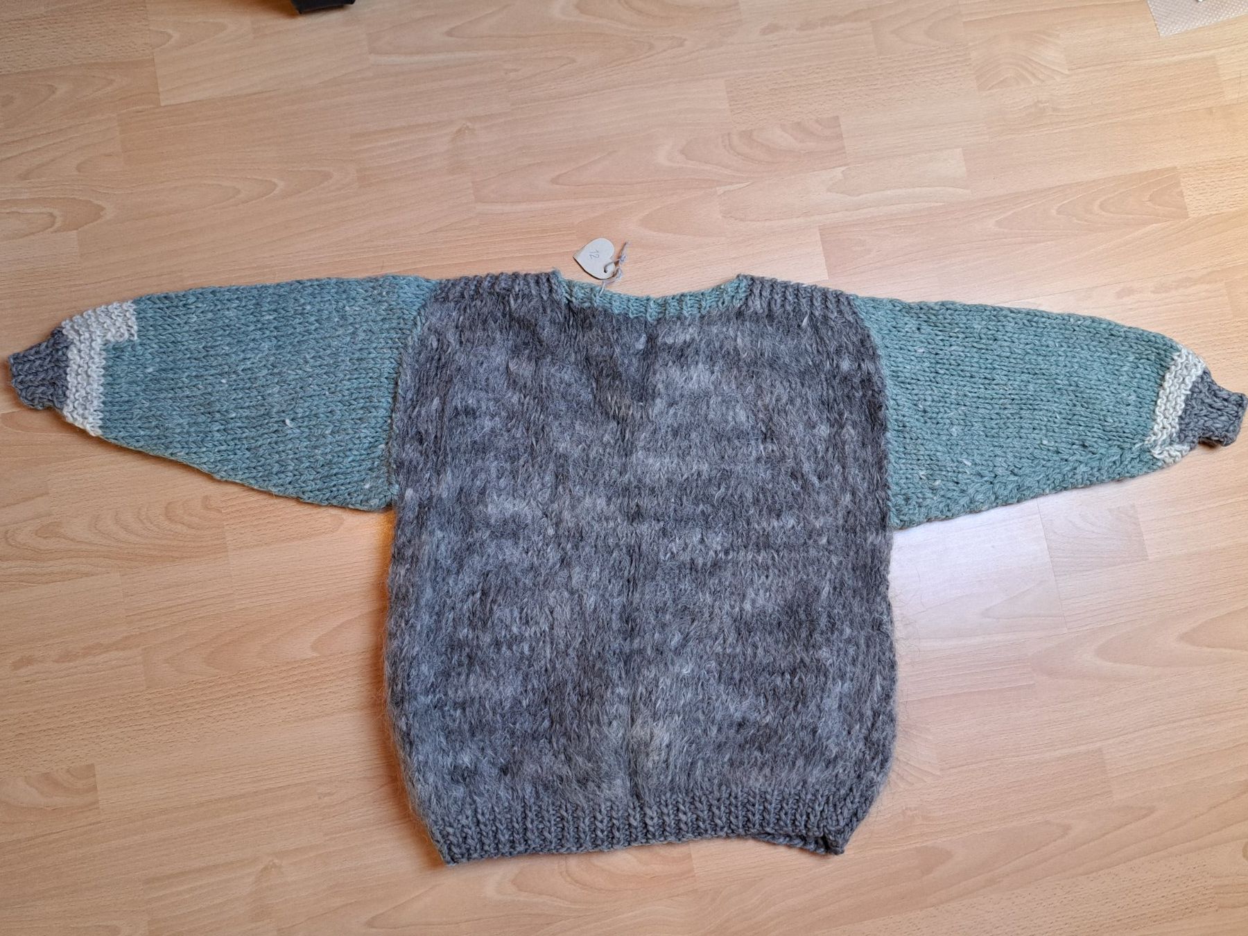 Maglioni & Felpe: Flauschig weicher Wollpulli seegrün/crème/grau. – Nuovo (secondo la descrizione) da Hettiswil venduto da san_kf5h 2