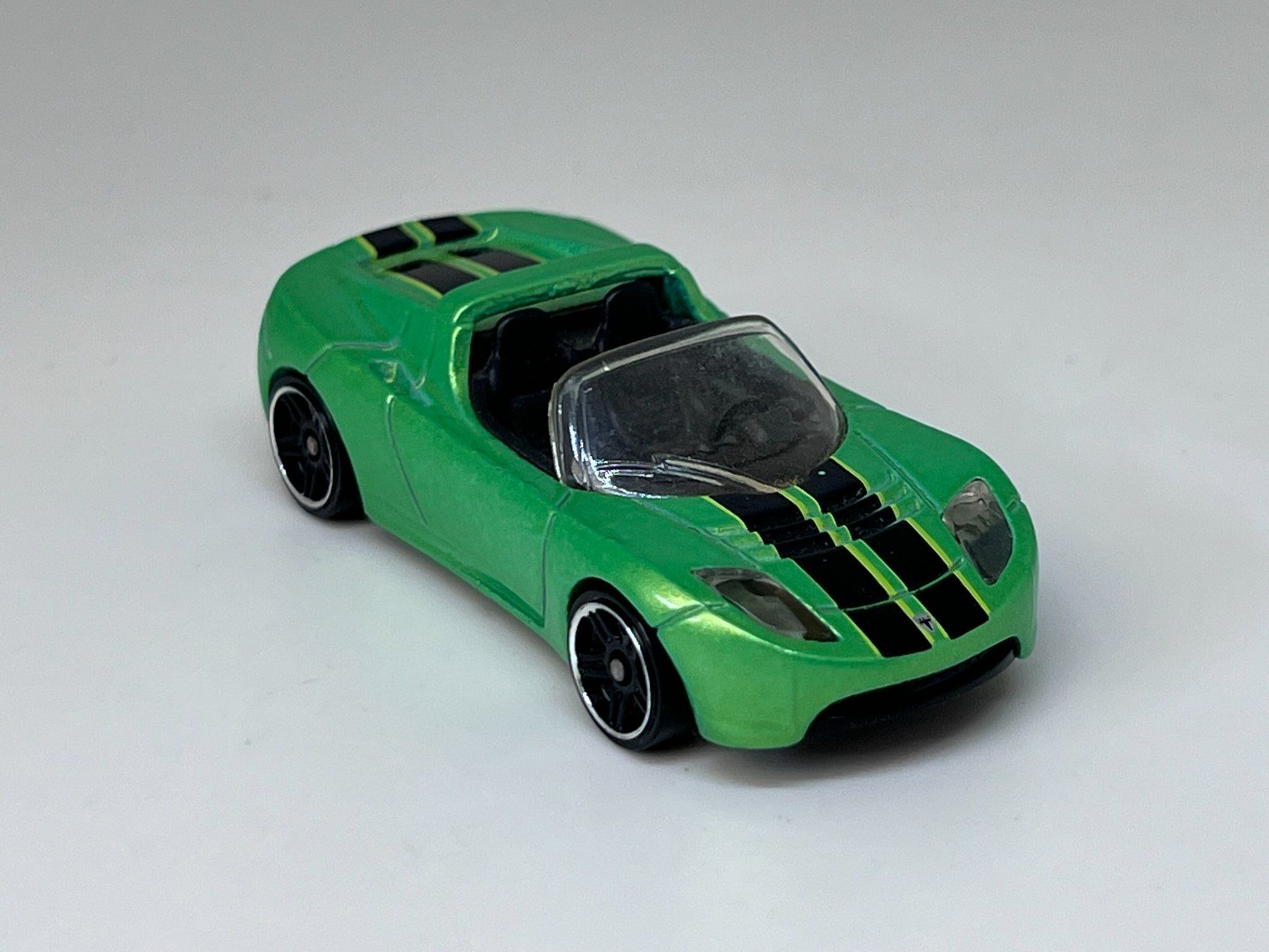 Hot Wheels Modellini d'auto: Hot Wheels 2008 Tesla Roadster #141 – Usato da Wildegg venduto da LaaBoutique