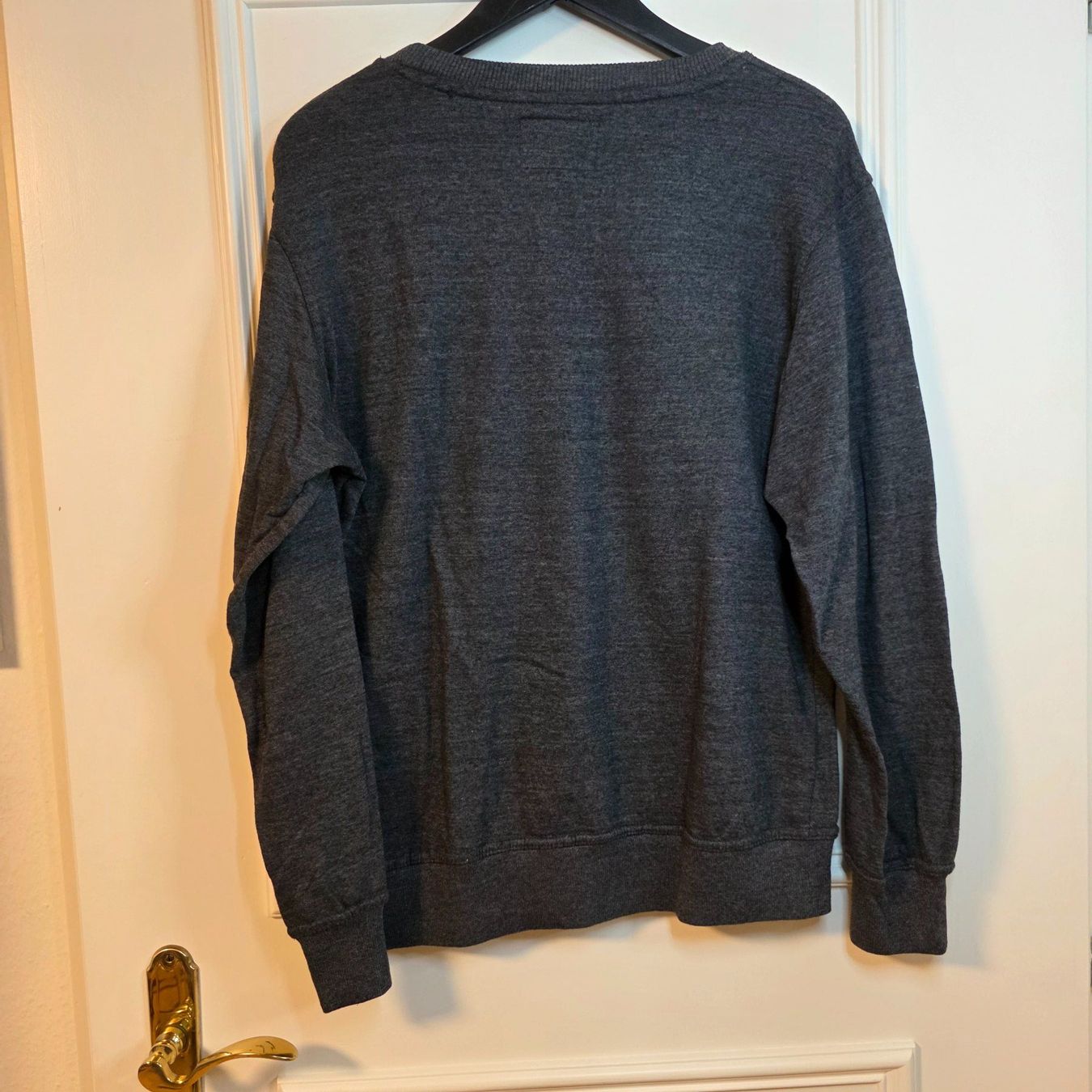 Pullover & Sweatshirts: Identic Herren Sweatshirt L grau Basic – Gebraucht aus Wald ZH von CapLux 4