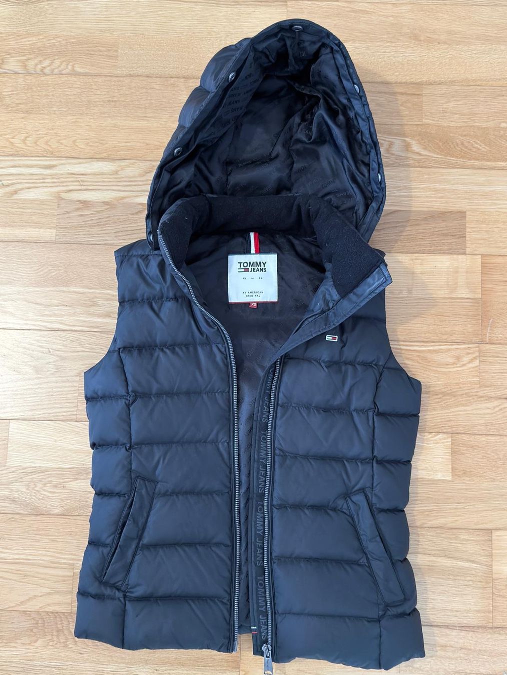 Tommy Hilfiger Gilet & Giacche senza maniche: Tommy Gilet – Usato da Biel/Bienne venduto da Stefanie_98