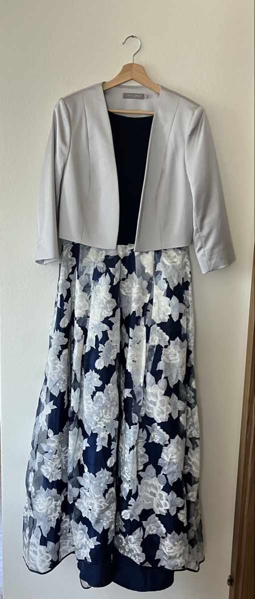 Kleider: Kleid mit passendem Blazer – Gebraucht aus Konolfingen von Nadine1911