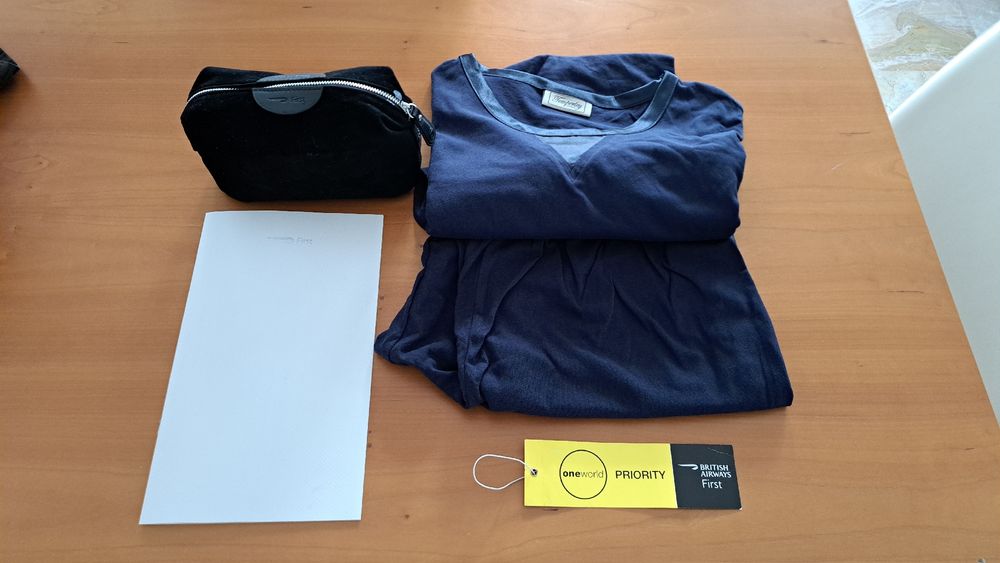 British Airways First Class Amenity Kit/ Pyjama/ Menu (Neu und ...