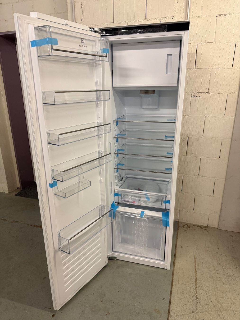 Electrolux Frigoriferi: Electrolux IK327SAL Kühlschrank links – Nuovo (secondo la descrizione) da St. Gallen venduto da VISIO_Haushalt_AG 1
