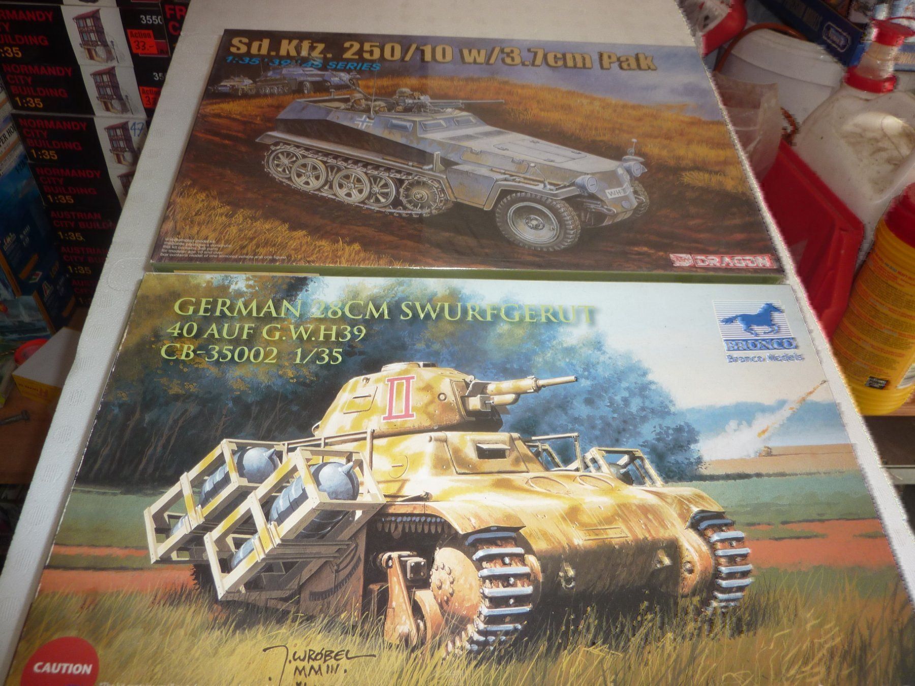 Modellbausätze & Standmodelle: 2X MODEL KIT – Neu und originalverpackt aus Balsthal von bouteliee