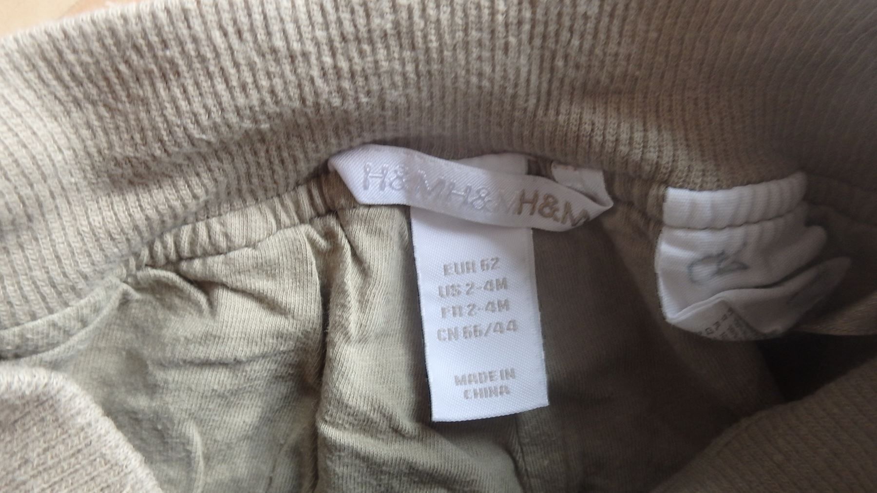 Pantaloni: beige Hose von H&M Gr 62 – Usato da Riehen venduto da India13 2