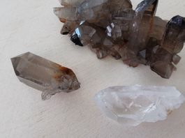 3 faszinierende Rauchquarz u. Quarz-Stufe und Spitze