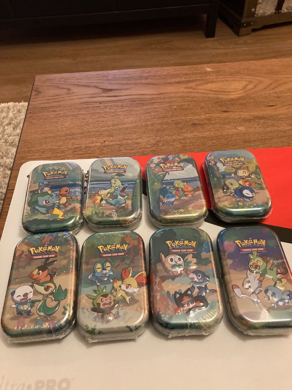 Pokémon Cartes à collectionner: Pokemon Celebrations 8xTin Box Eng OVP – D'occasion à Küssnacht am Rigi par Ebikoner