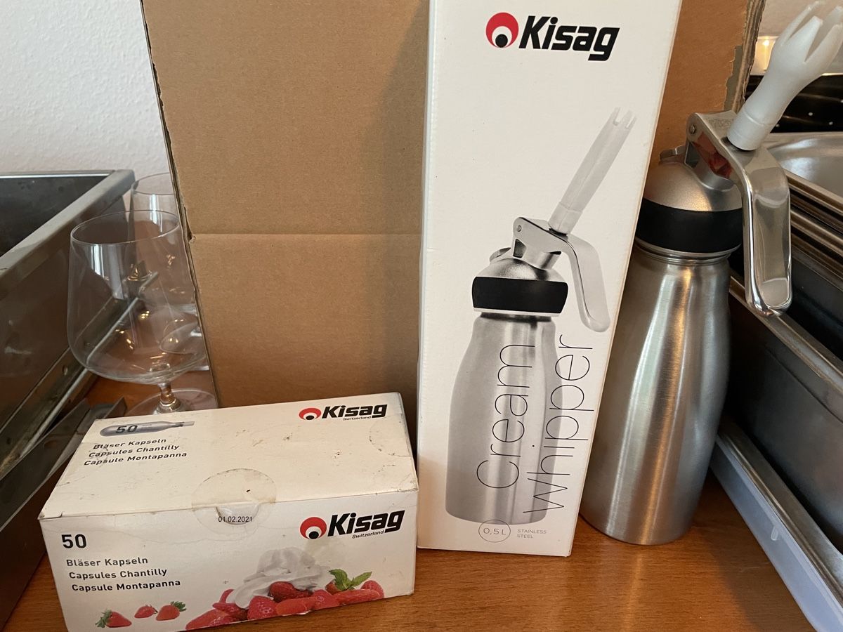 Kisag Elettrodomestici da cucina: Kisag Rahmbläser inkl. einige Gaskapseln – Usato da Gelterkinden venduto da highfligh