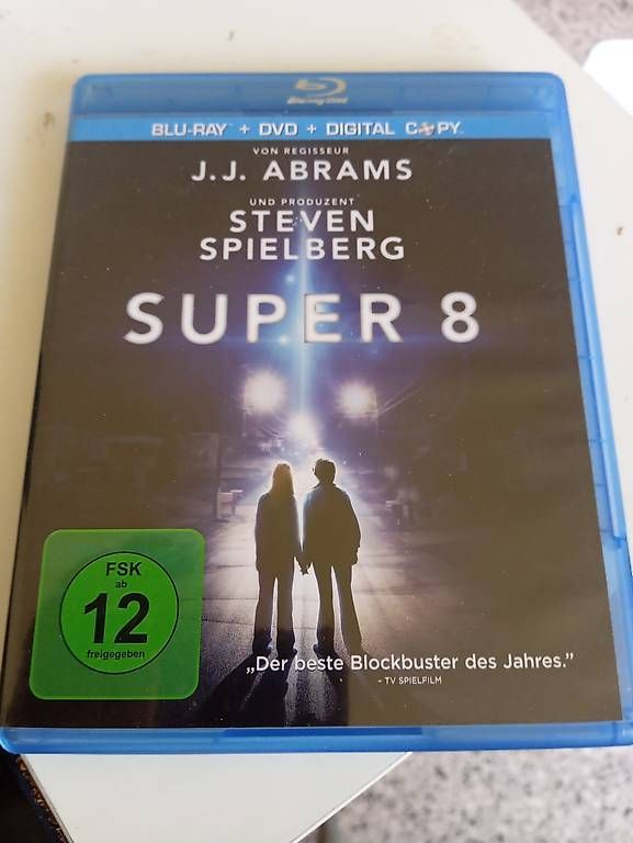 Alle DVDs: Super 8 - Blu-ray, DVD, Digital - J.J. Abrams Spielberg – Gebraucht aus Basel von Petergunn